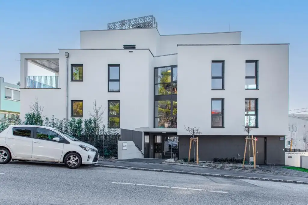 Großzügige 3-Zimmer-Wohnung mit Balkon und Stellplatz zu vermieten!