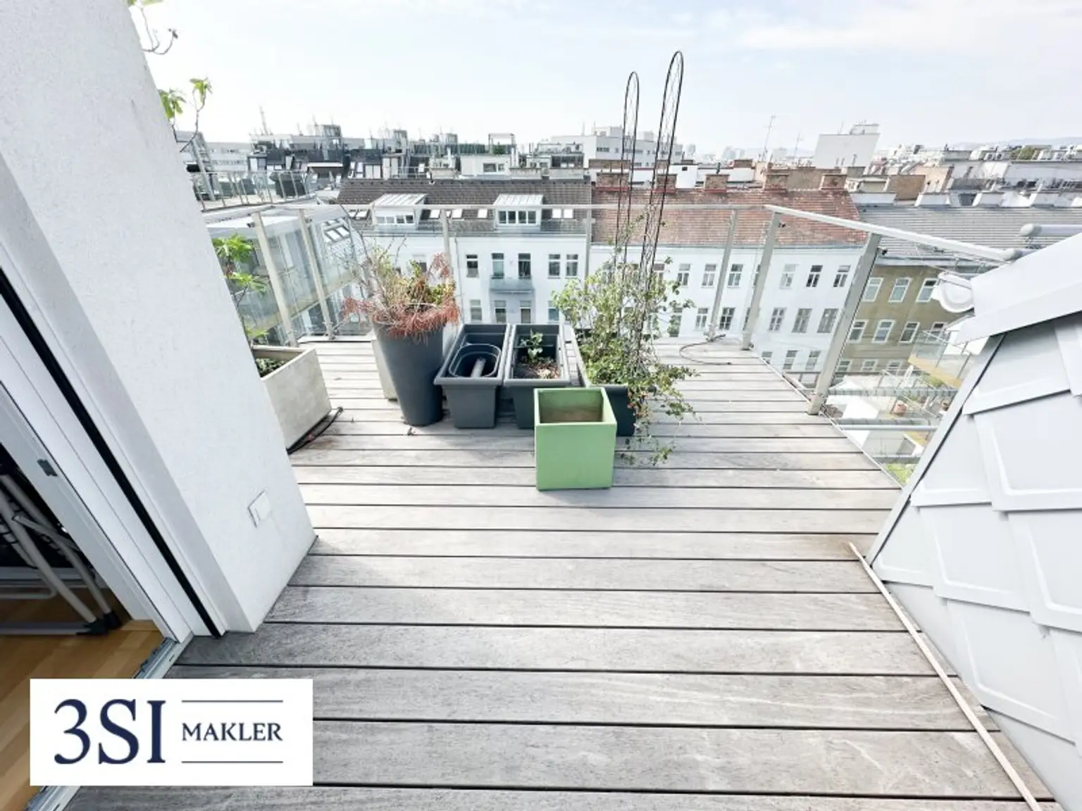 Dachterrassentraum - Einzigartiger Ausblick - Vollmöbliert - Gemeinschaftspool - in Bestlage des 2. Bezirks