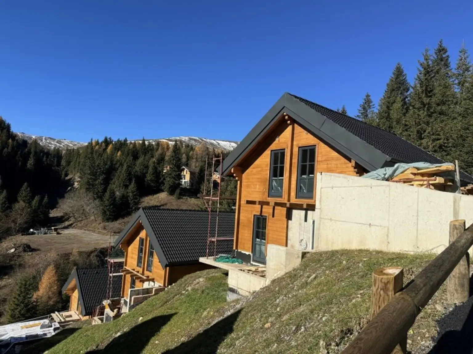 Bezugsfertiges Luxusalpenchalet. Zweitwohnsitz ohne Vermietungszwang.