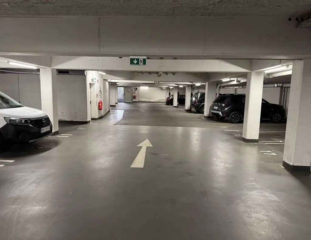 Sichern Sie sich Ihren Tiefgaragenstellplatz in Wels - nur 120 € Miete!