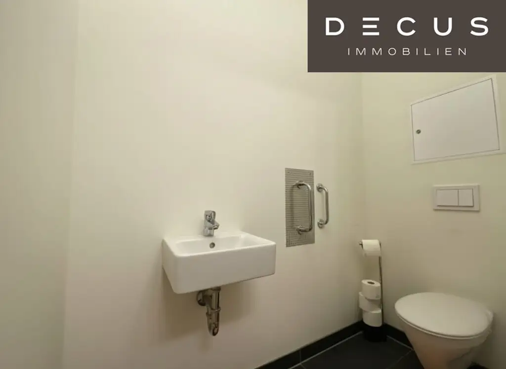 3-ZIMMER | GROSSZÜGIGE WEST-LOGGIA | AB 01.01.2026 VERFÜGBAR | RUHIGE HOFLAGE NAHE WIENERBERG