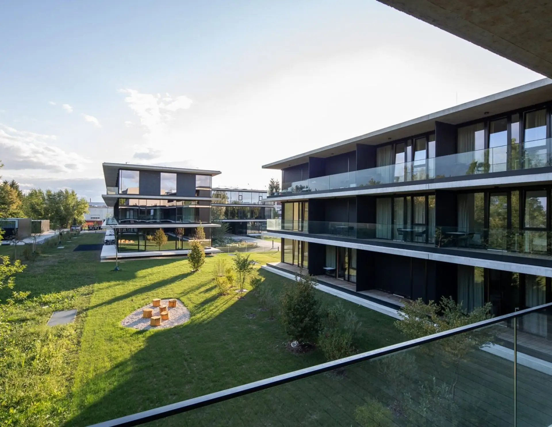 Möbliertes Premium-Apartment mit Tiefgaragenparkplatz und Vielen Extras - Perfekt Für Studenten und Singles !