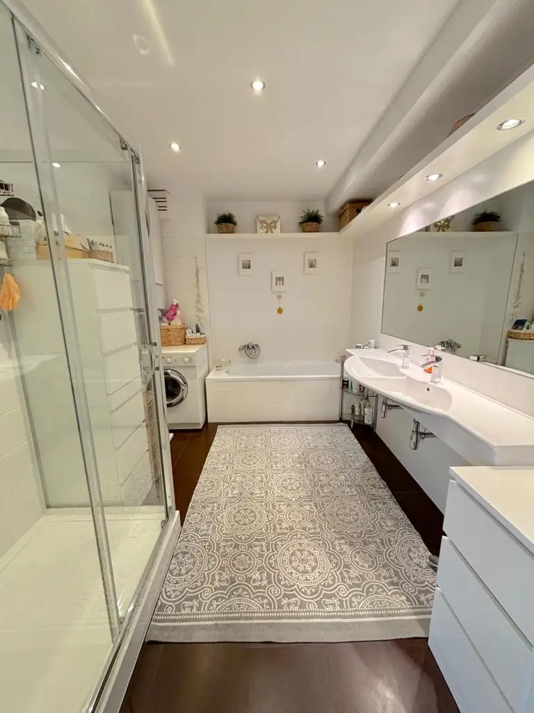 Gut geschnittene Dachgeschoßwohnung in beliebter Wiener Lage