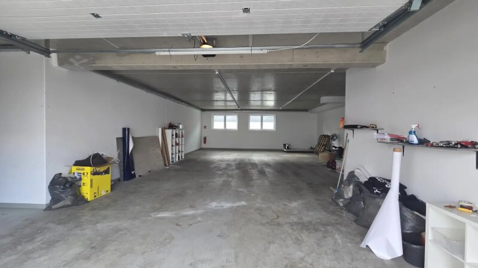 Gewerbehalle * automatisches Rolltor * 2 KFZ Abstellplätze*