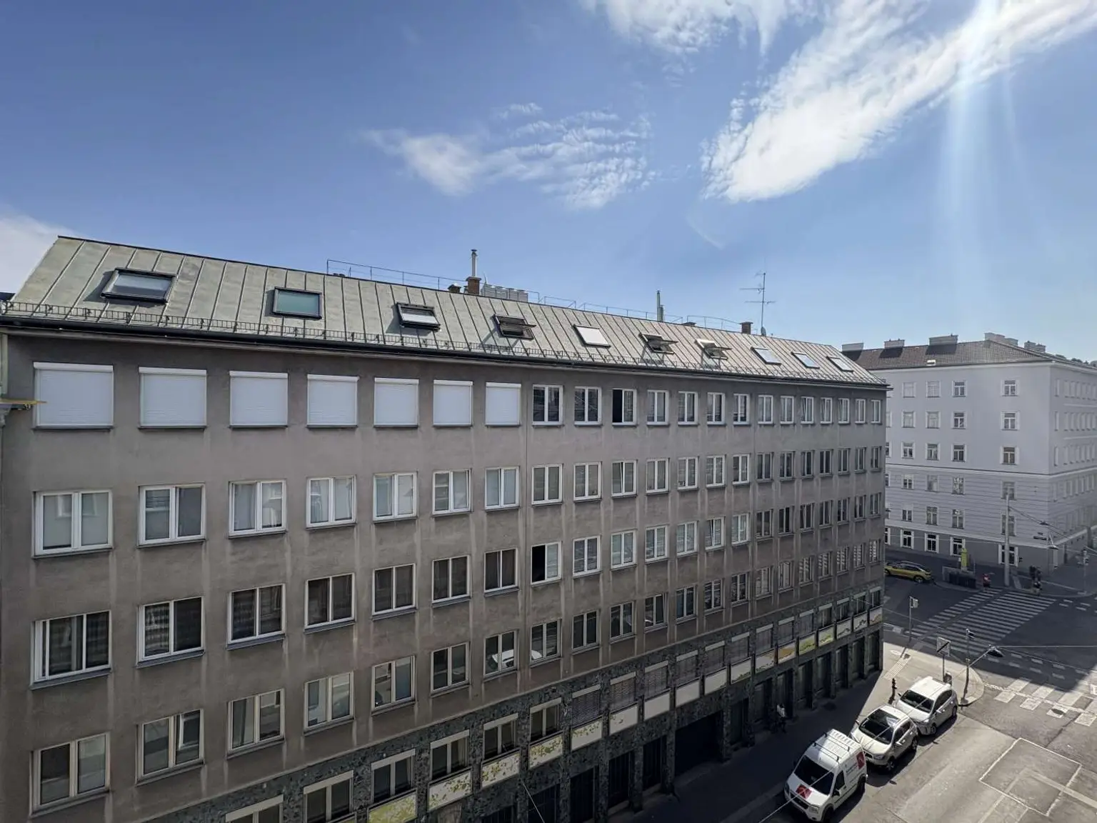 Erstbezug nach Sanierung -
Moderne 2 Zimmer Wohnung im Altbau