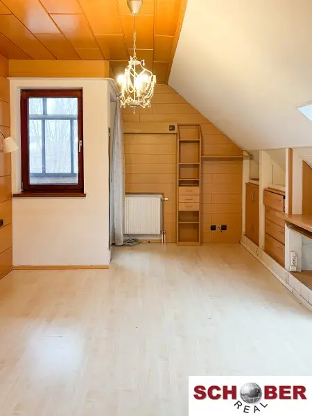 Nahe Stadtgrenze Baden - Doppelhaushälfte mit Renovierungsbedarf