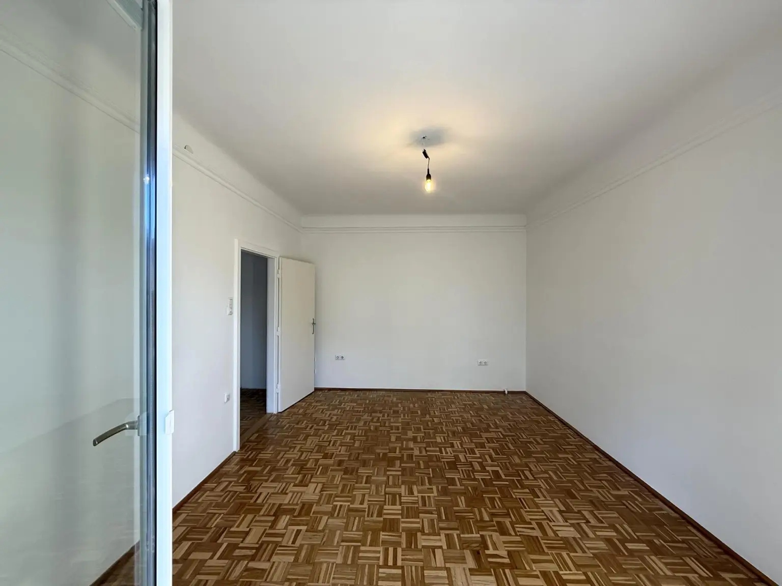 Traumhafte 3-Zimmer-Eigentumswohnung, Erstbezug nach Sanierung // Fantastic 3-room condominium, first occupancy after renovation in //