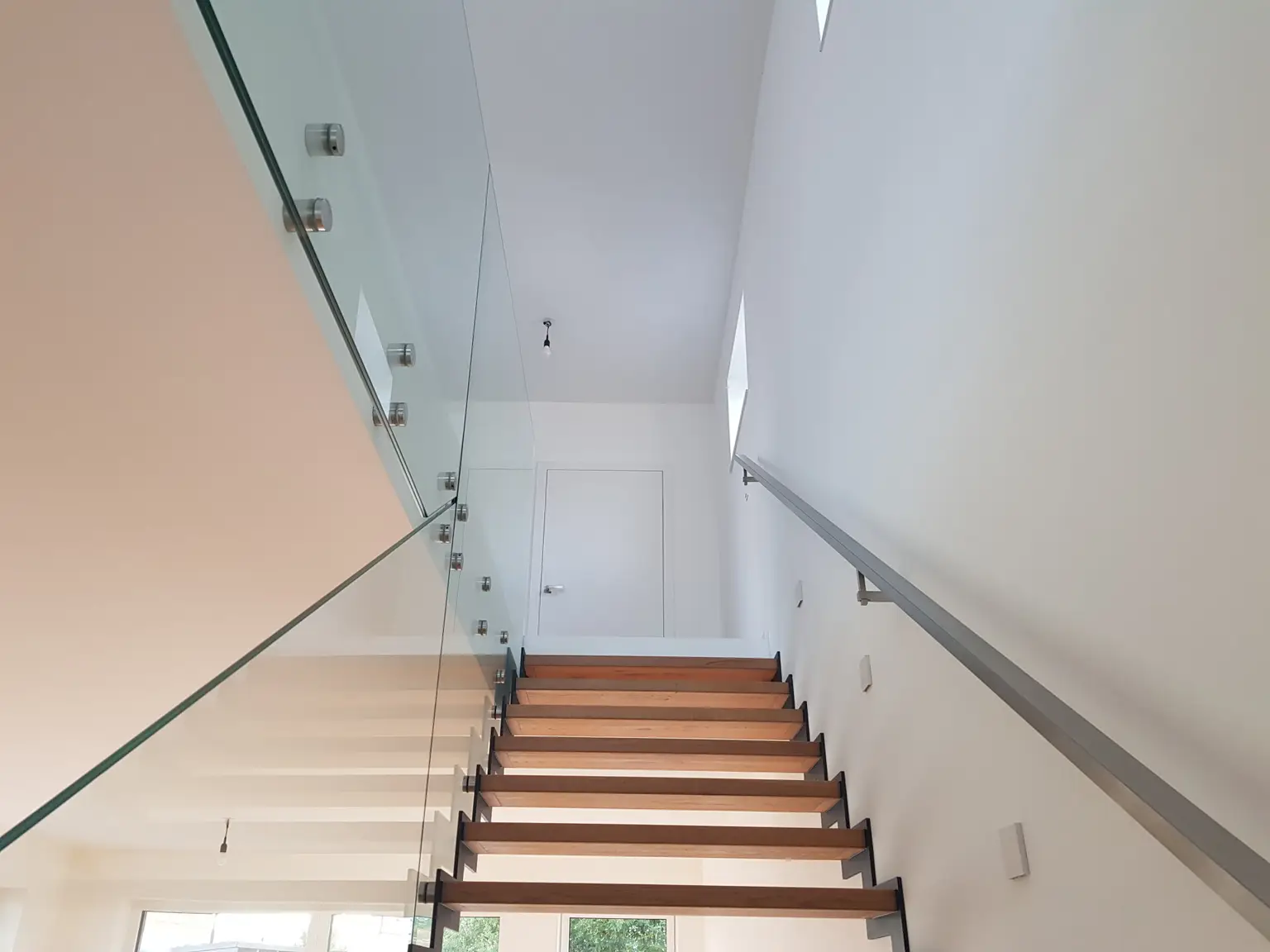 PERFEKTES, MODERNES, NEUES TRAUMHAUS IM ERSTBEZUG AM FELSER SEE