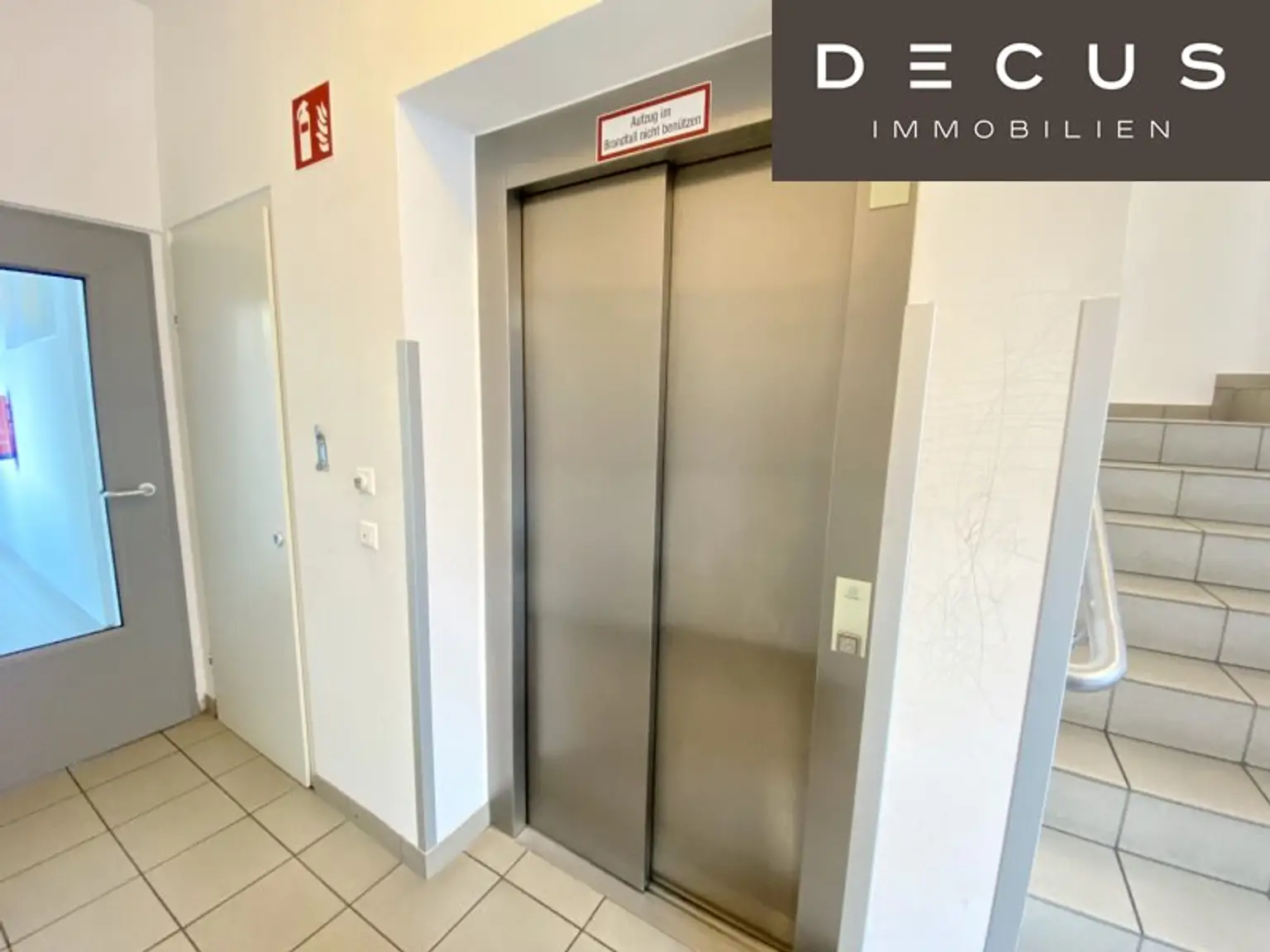 * AB DEZEMBER * 2 ZIMMER WOHNUNG * MIT BALKON * NÄHE HAUPTBAHNHOF UND KEPLERPLATZ * TOP INFRASTRUKTUR