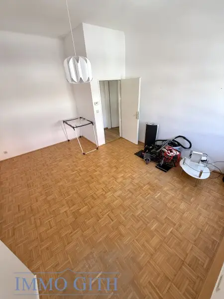 UNBEFRISTETE 2-ZIMMER-WOHNUNG MIT LIFT & U1 „ALTES LANDGUT“ VOR DER TÜR – 1100 WIEN ZU MIETEN!
