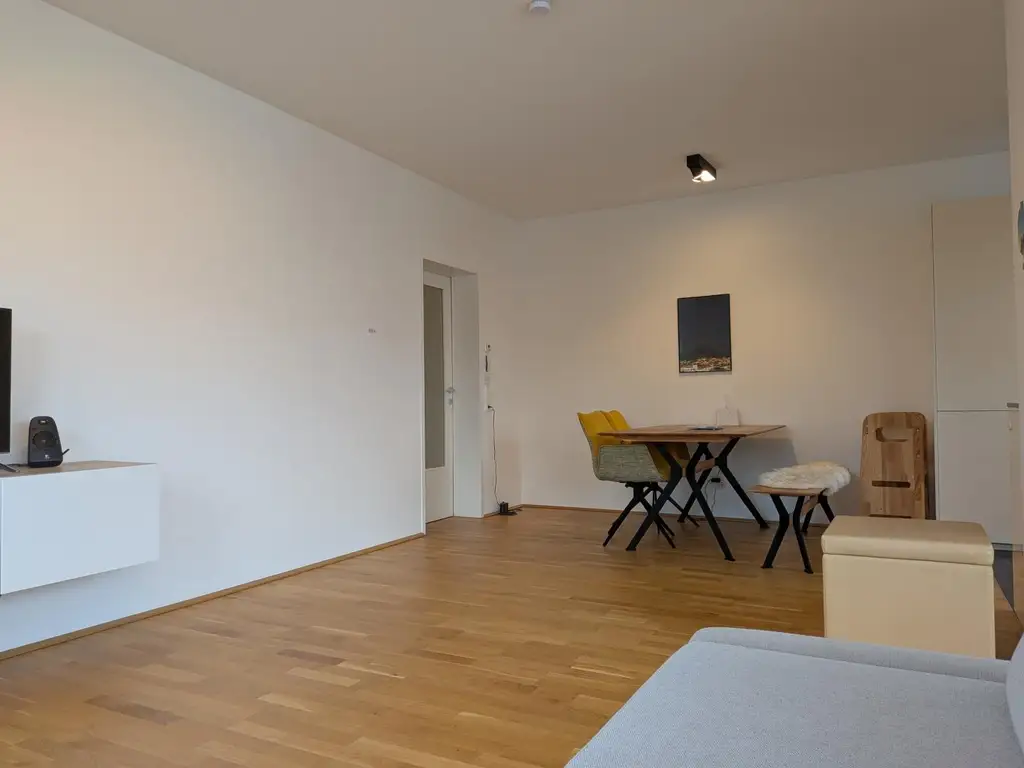 4-Zimmer-Wohnung mit Loggia und Blick ins Grüne
