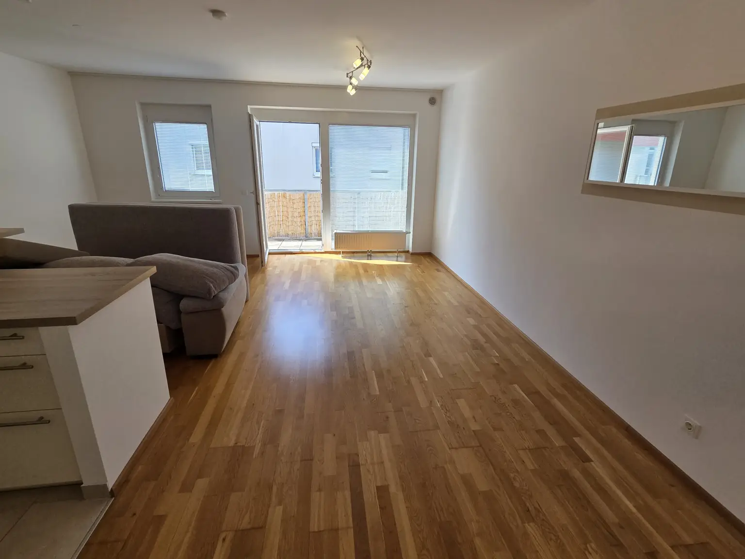 Wohnküche mit Balkon