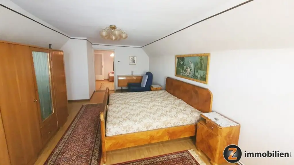 Wampersdorf: Charmantes Haus mit großem Garten und Potenzial