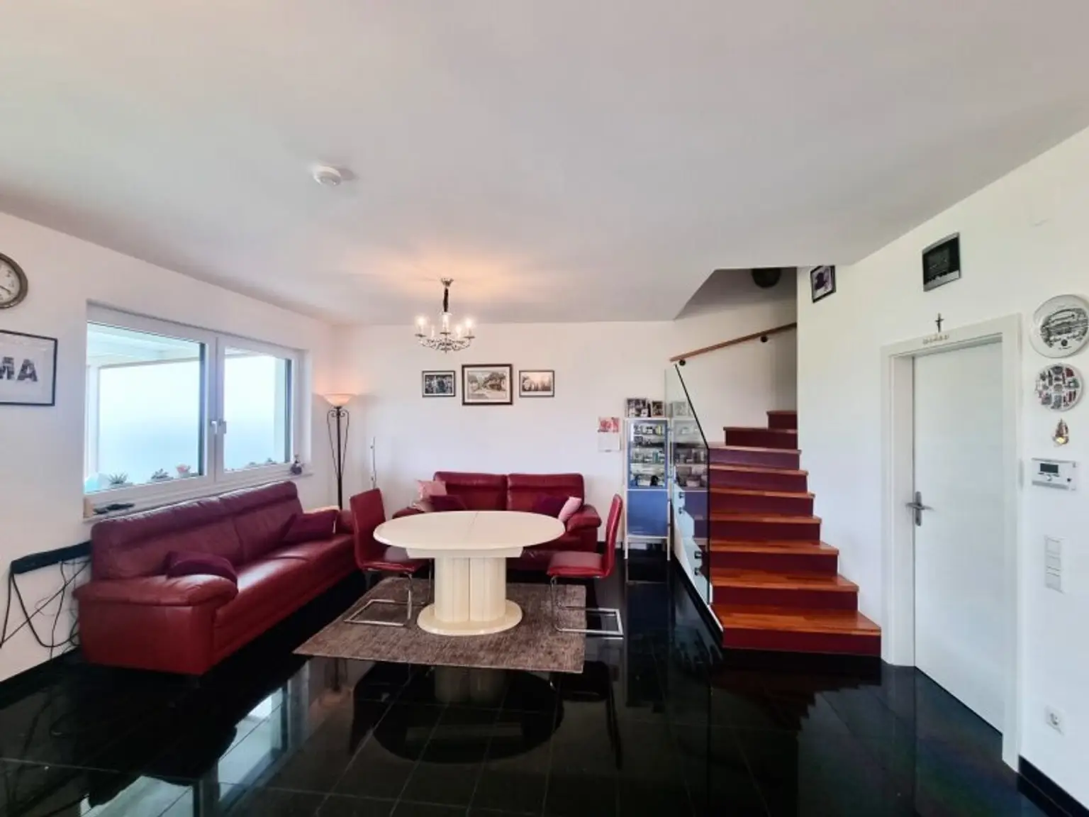 Ruhiges Wohnen vor den Toren Wiens – 6 Zimmer, 2 Bäder, Garten, Wintergarten & zwei Stellplätze