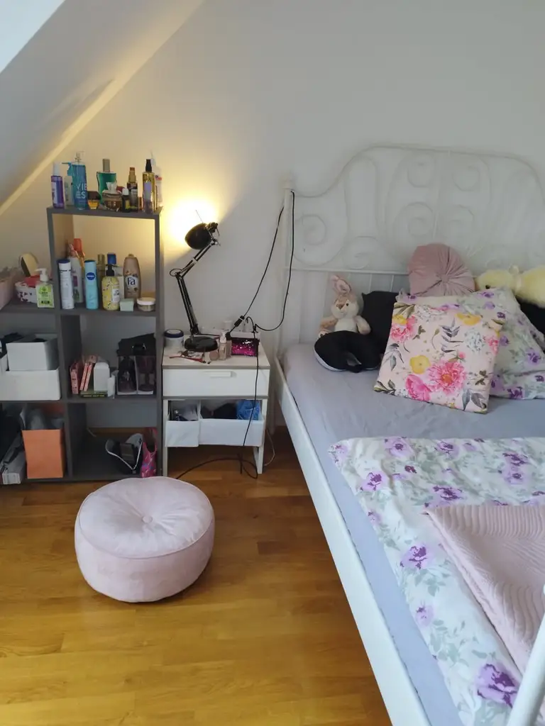 Ein WG-Zimmer in der Lorystraße wartet auf DICH!