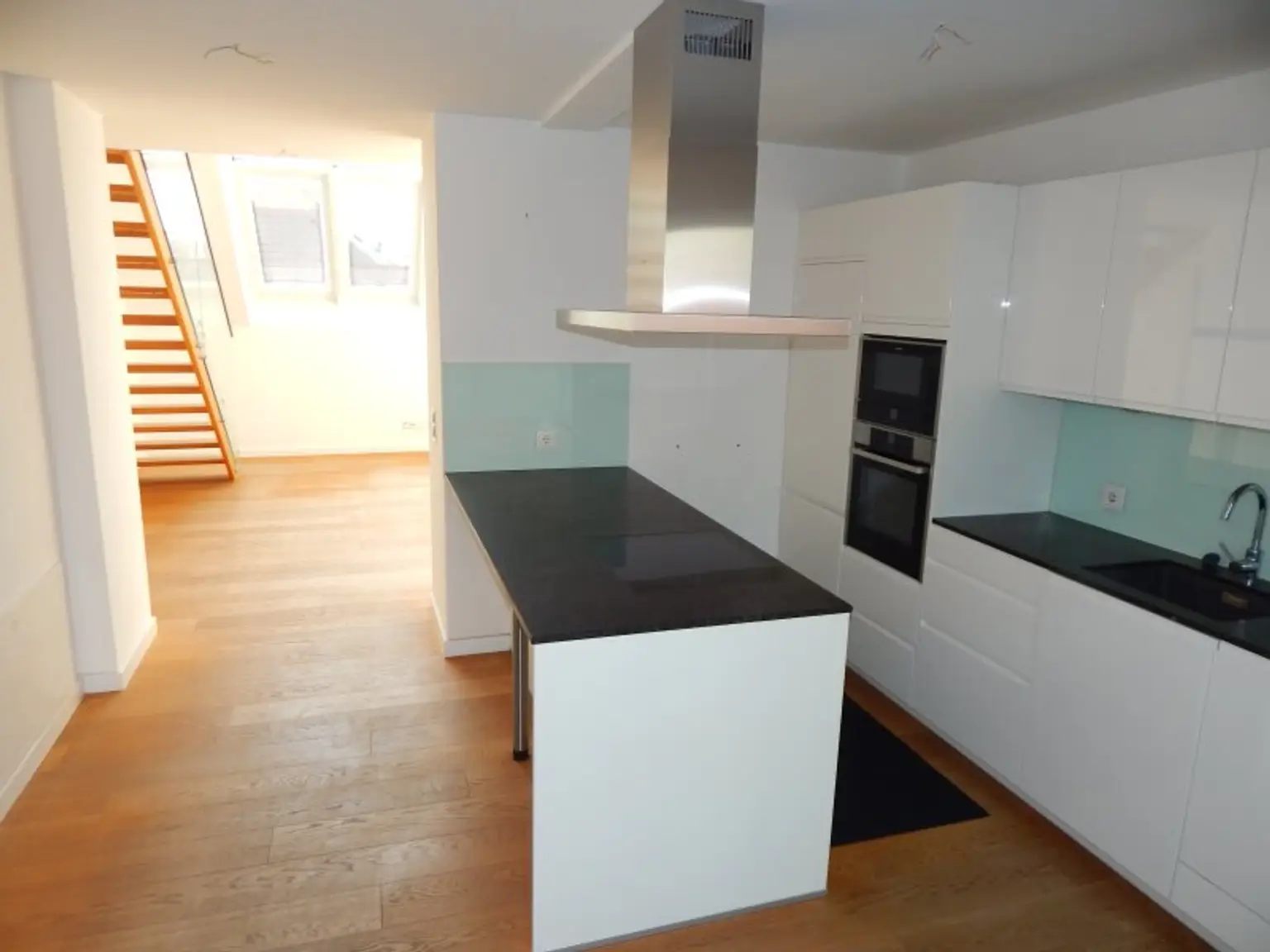 Wohntraum helle und ruhige Dachterrassenwohnung mit Fernsicht