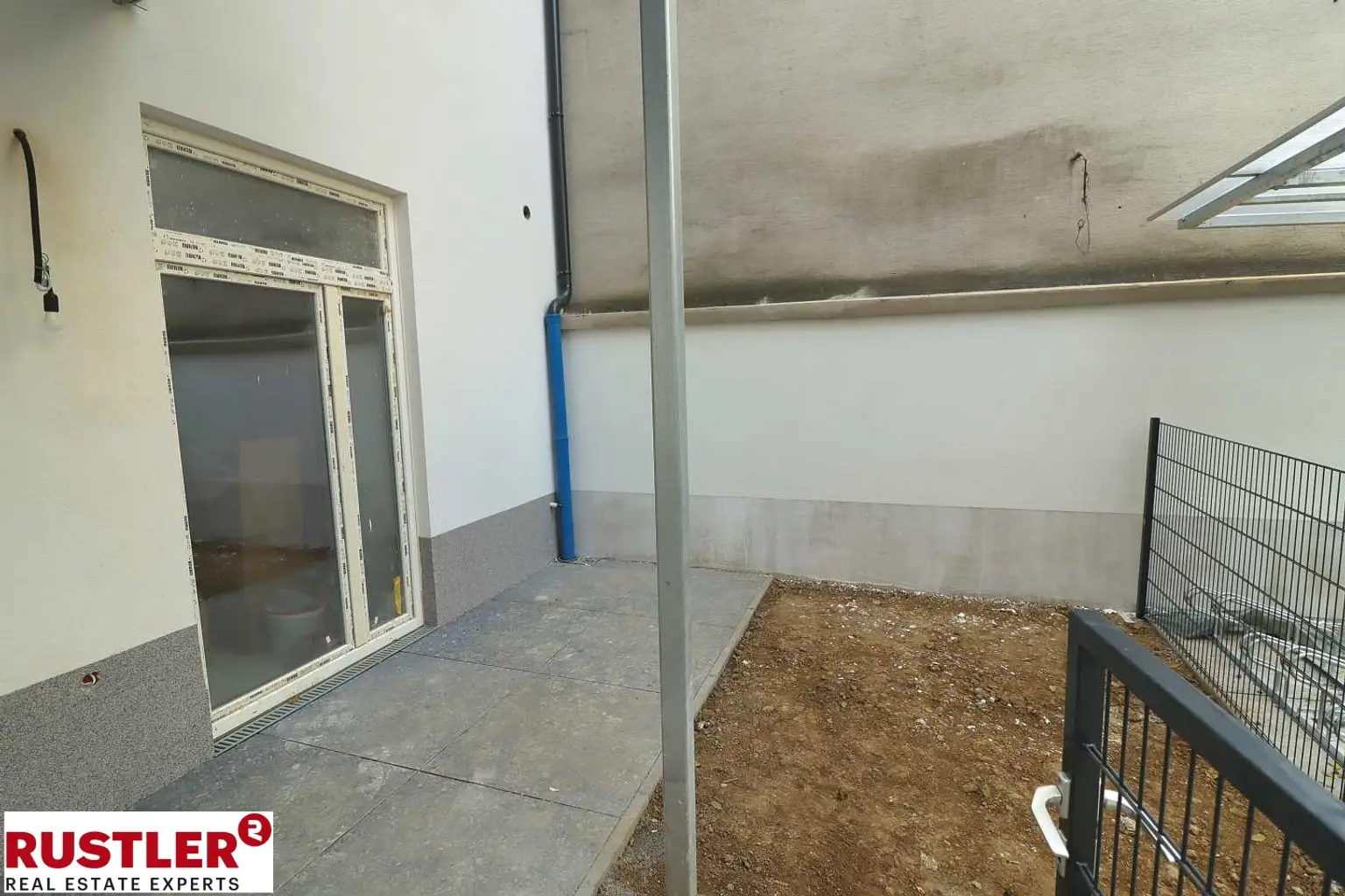 Altbaurenaissance - 2 Zimmer EG Wohnung mit Eigengarten -  Nähe Kutschkermarkt