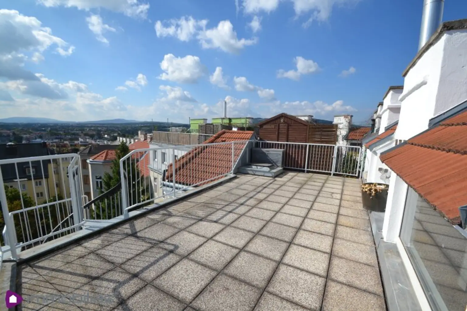 Blick von der Dachterrasse in die Ferne....