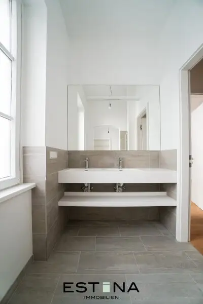 Lichtdurchflutete Dachgeschoss-Maisonette mit großzügiger Dachterrasse - Nahe U4 Pilgramgasse