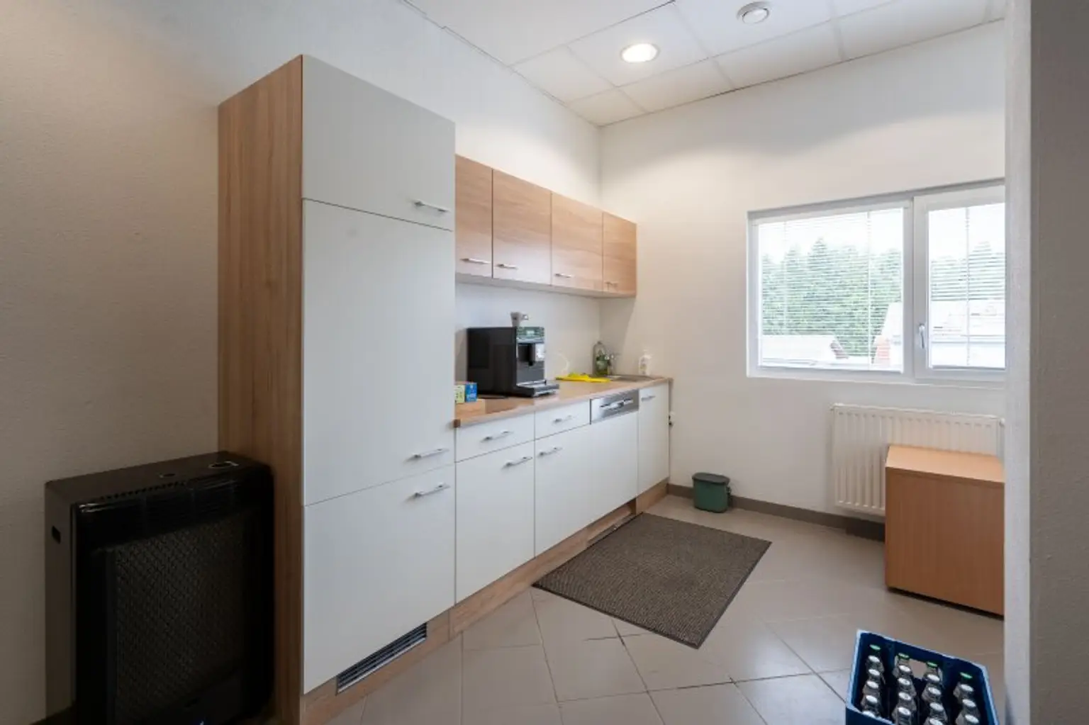 Komfortables Obergeschoss-Büro mit Küche und guter Anbindung in Pinsdorf zu mieten!