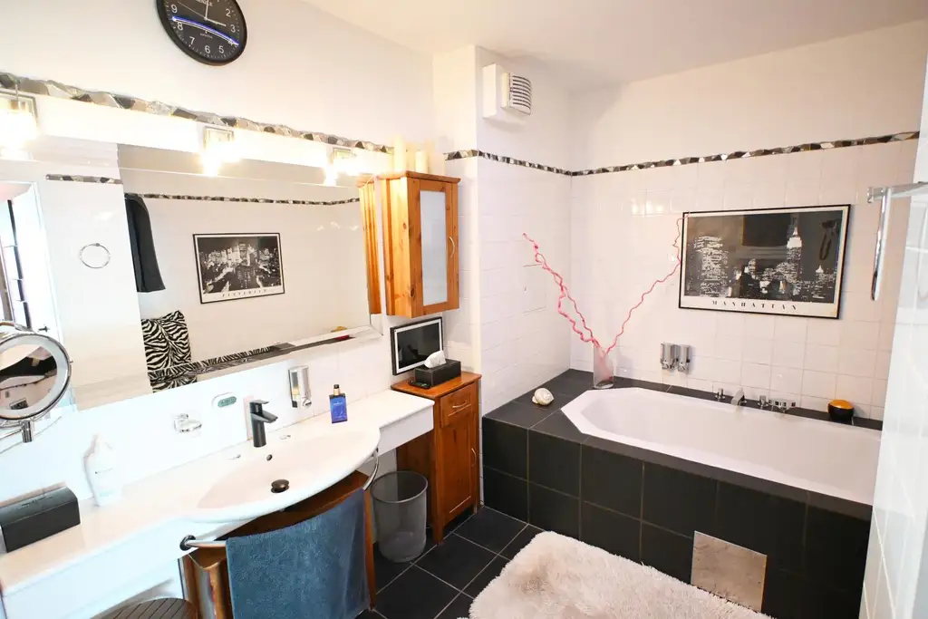 " ++ Wienerberg City ++ Weitblick ++ Panorama-Pool-Nutzung  ++