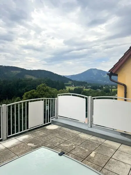 GEPFLEGTES WOHNHAUS - AUCH ALS FERIENDOMIZIL NUTZBAR