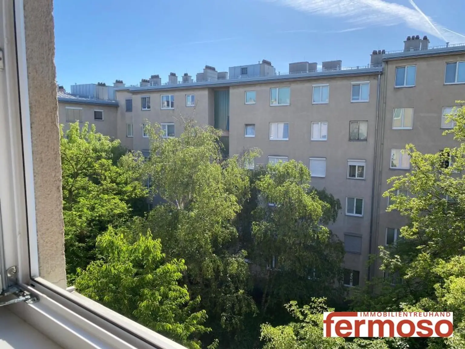 Ausblick in in den grünen Innenhof