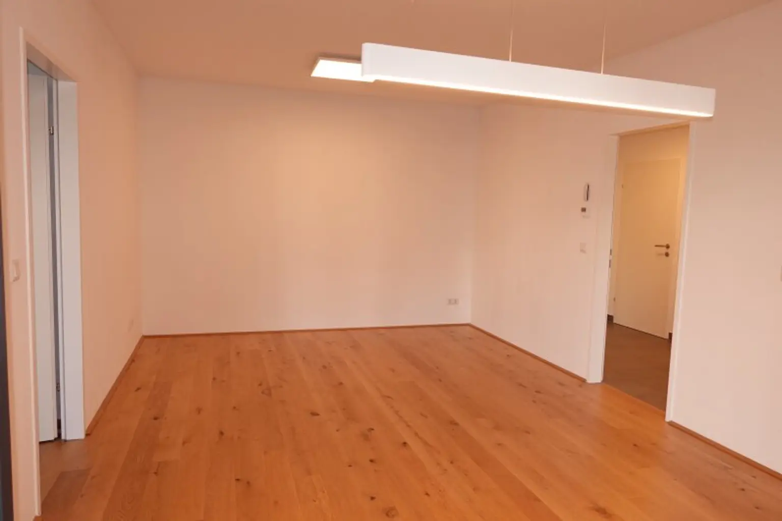 HOFSEITIGE 2 Zimmer BALKON-Neubauwohnung mit IDEALER Aufteilung - Nahe U6 Thaliastraße