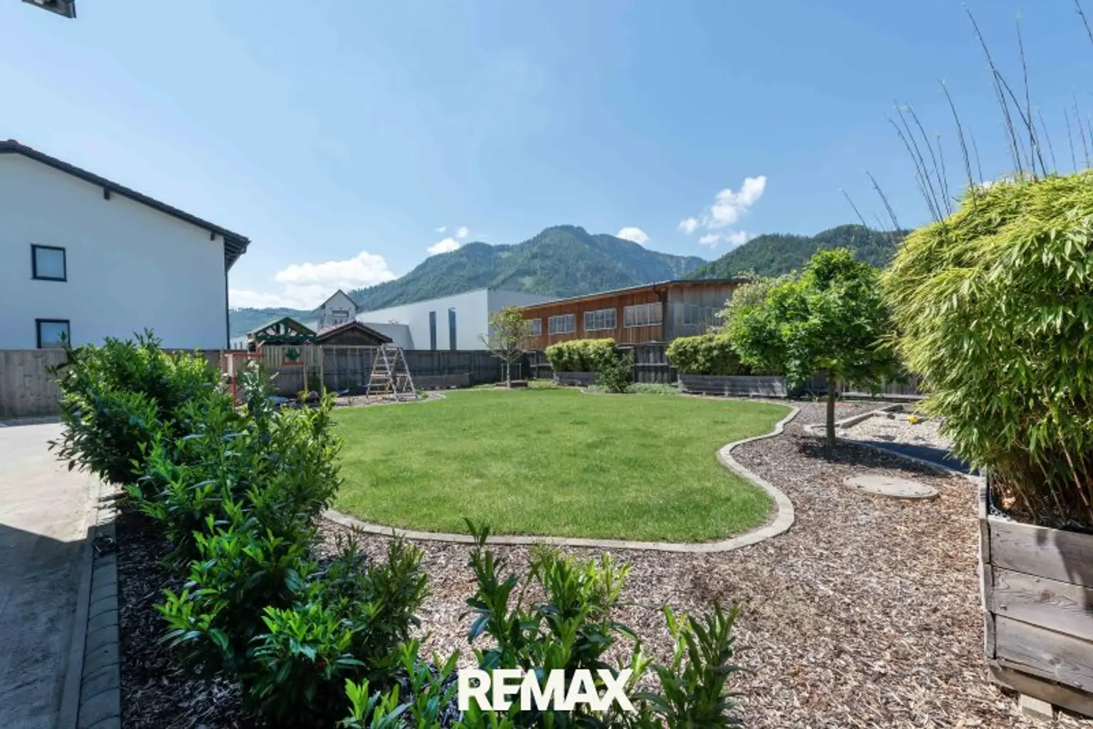 Garten mit hübschen Ausblicken