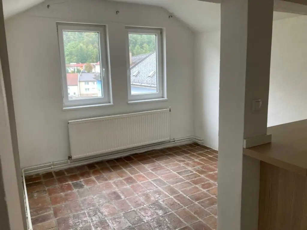 Wohnen im Herzen von Gloggnitz+DG mit KLIMA+freier Mietzins