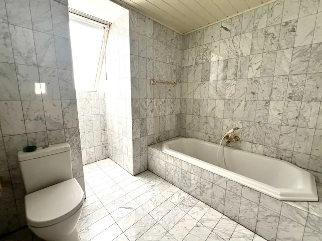 Rarität (!) Großzügige Villa in Badener Bestlage am Mitterberg mit prächtigem Garten - zentrumsnahe (!)