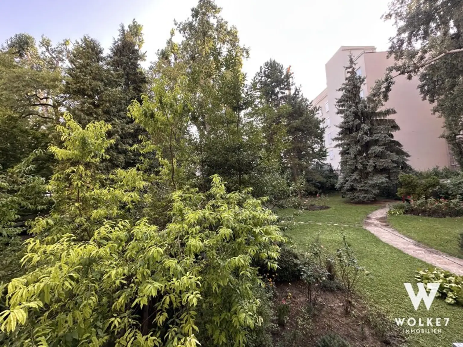 Charmante 2-Zimmer-Wohnung mit Blick ins Grüne | nahe Hauptbahnhof und Alois-Drasche-Park