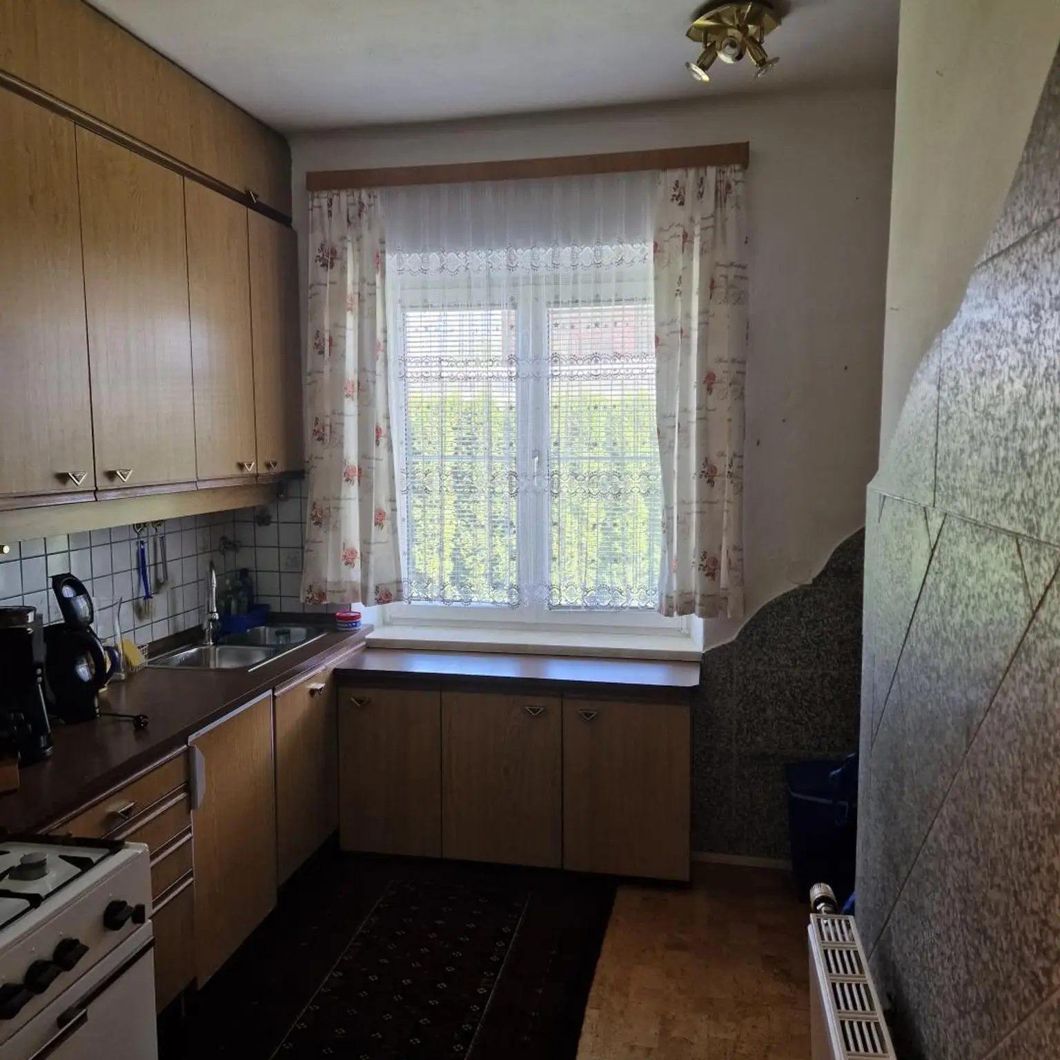Gut aufgeteilte 3-Zimmer-Wohnung mit Terrasse und eigener Grünfläche