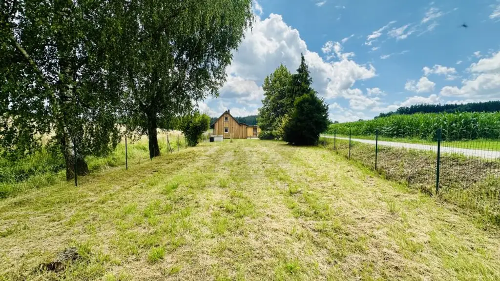 Bungalow mitten im Grünen und ruhiger Lage