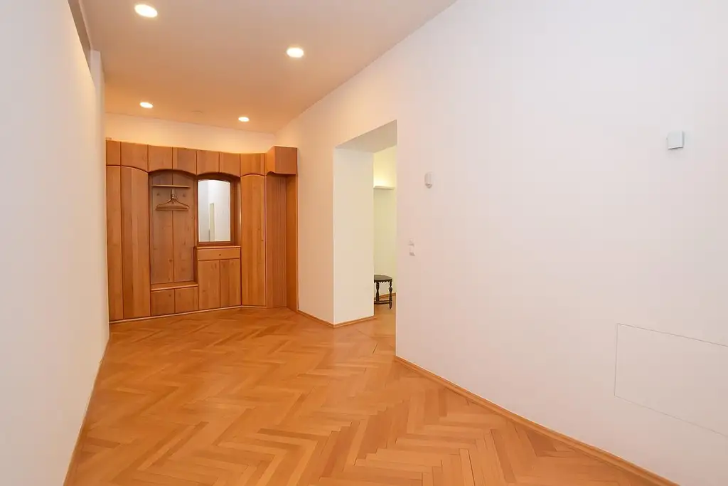 Helle & großzügige 3 Zimmer Wohnung nahe Schloss Schönbrunn