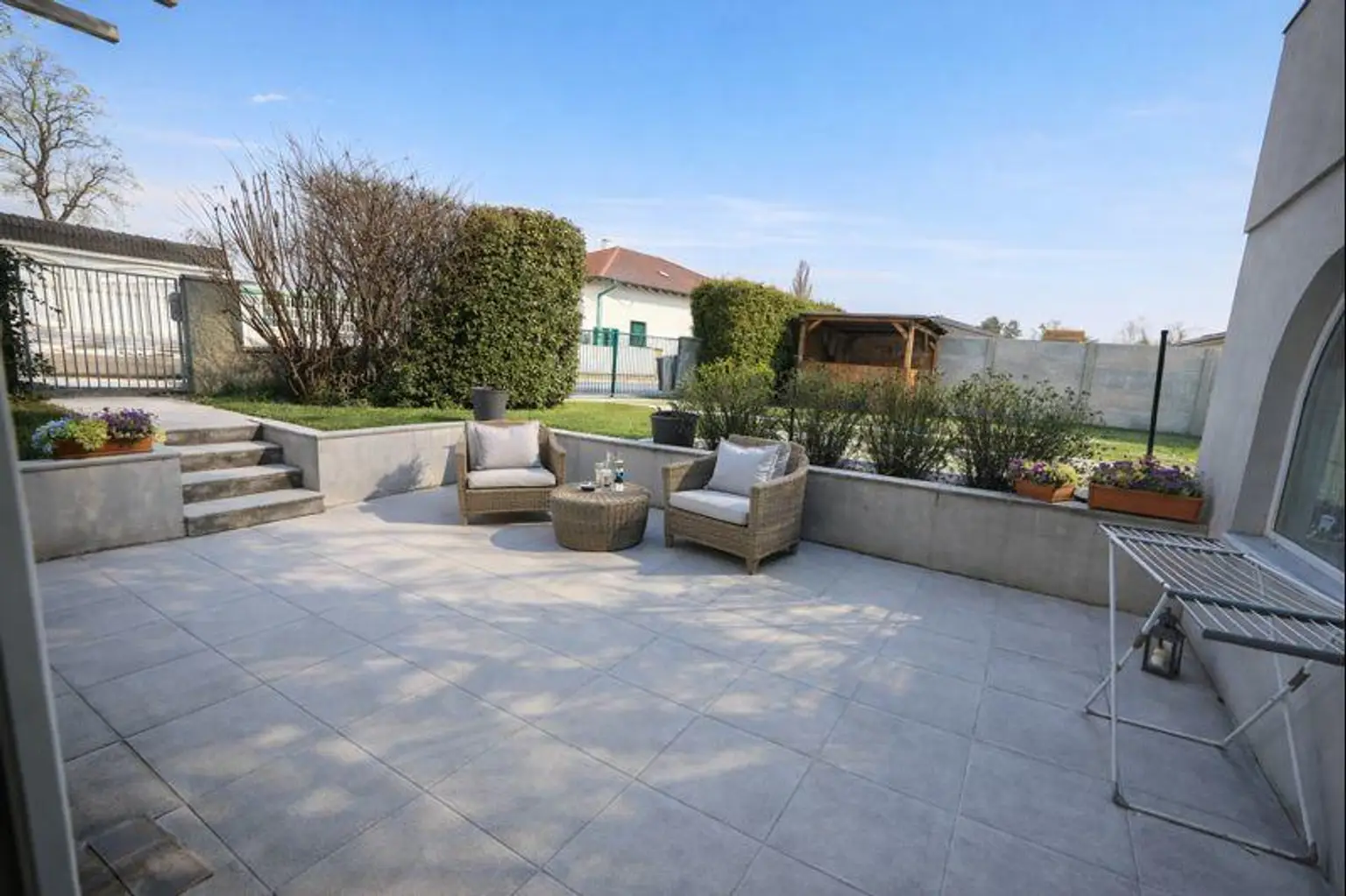 Terrasse_im_Gartenbereich