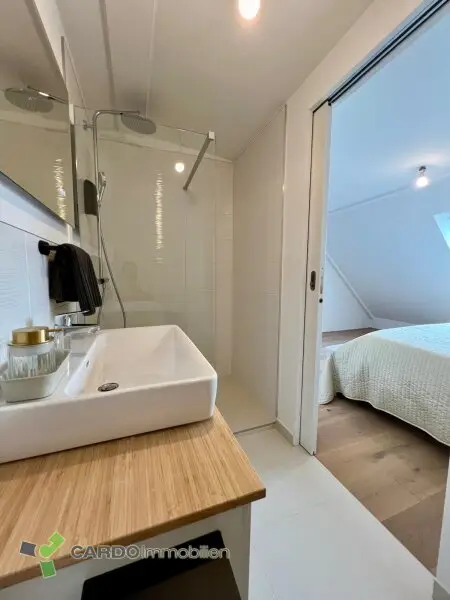 3 Zimmer Maissonettewohnung mit Garagenplatz, möbliert