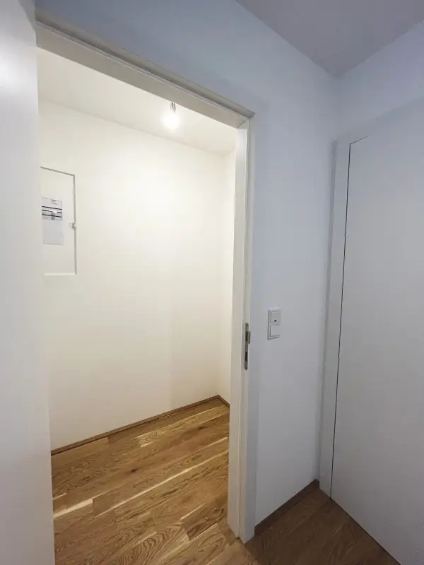 BEL ATRIUM - Moderne 2-Zimmer-Wohnung mit Balkon
- in der Klenaugasse