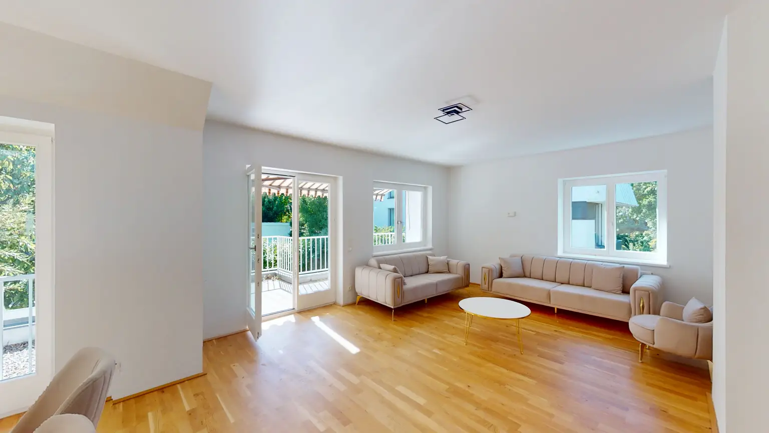 Wohnensemble mit 328 m² und Dachausbau-Möglichkeit