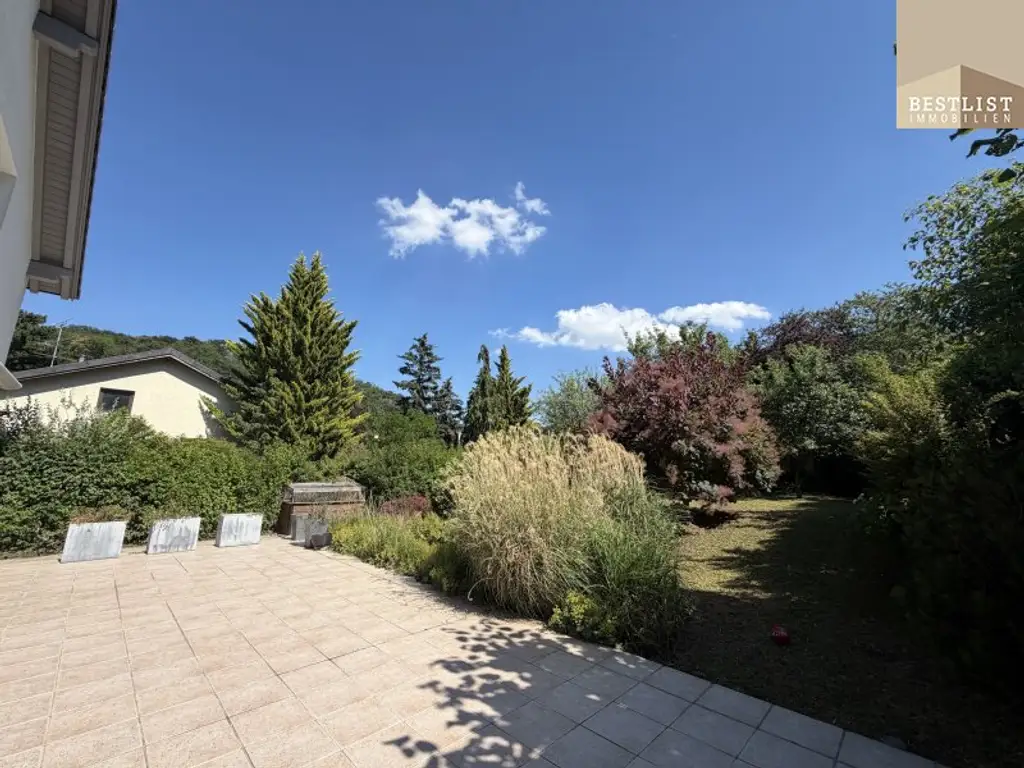 Moderne Eleganz trifft Naturidylle – energieeffizientes Einfamilienhaus mit großzügiger Terrasse in der Hinterbrühl