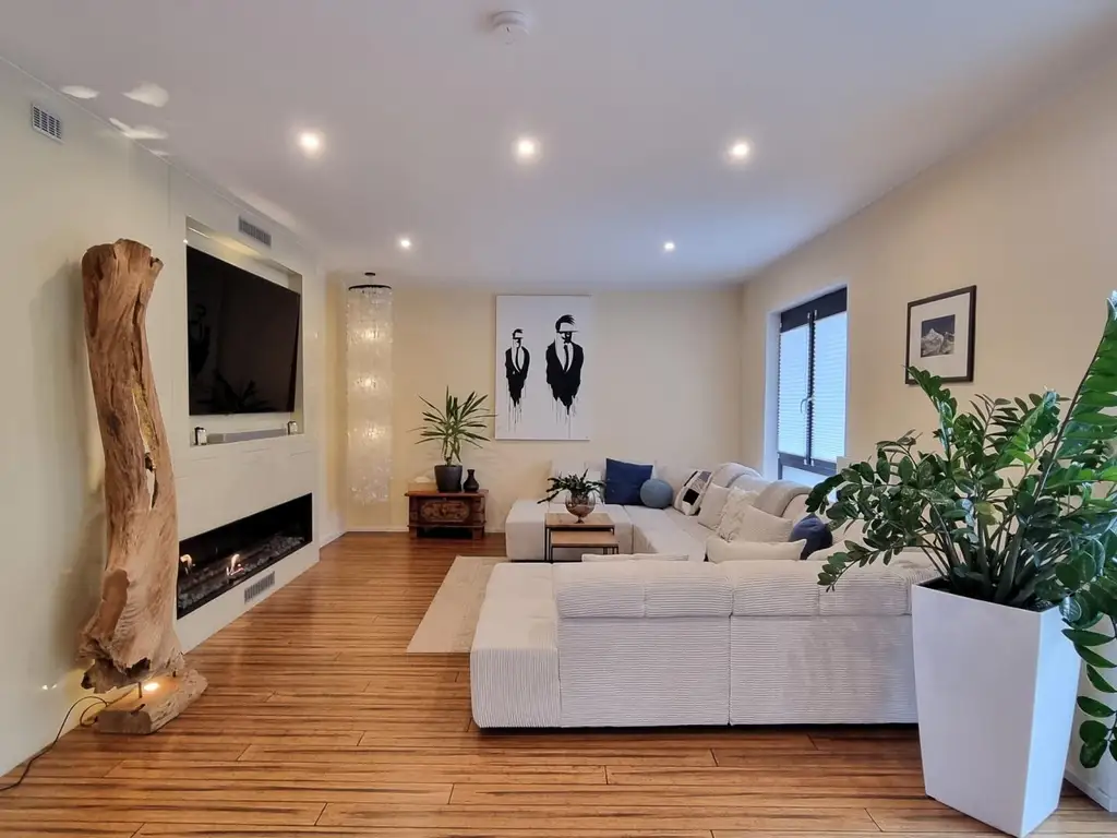 FAMILIENDOMIZIL MIT SCHWIMMTEICH