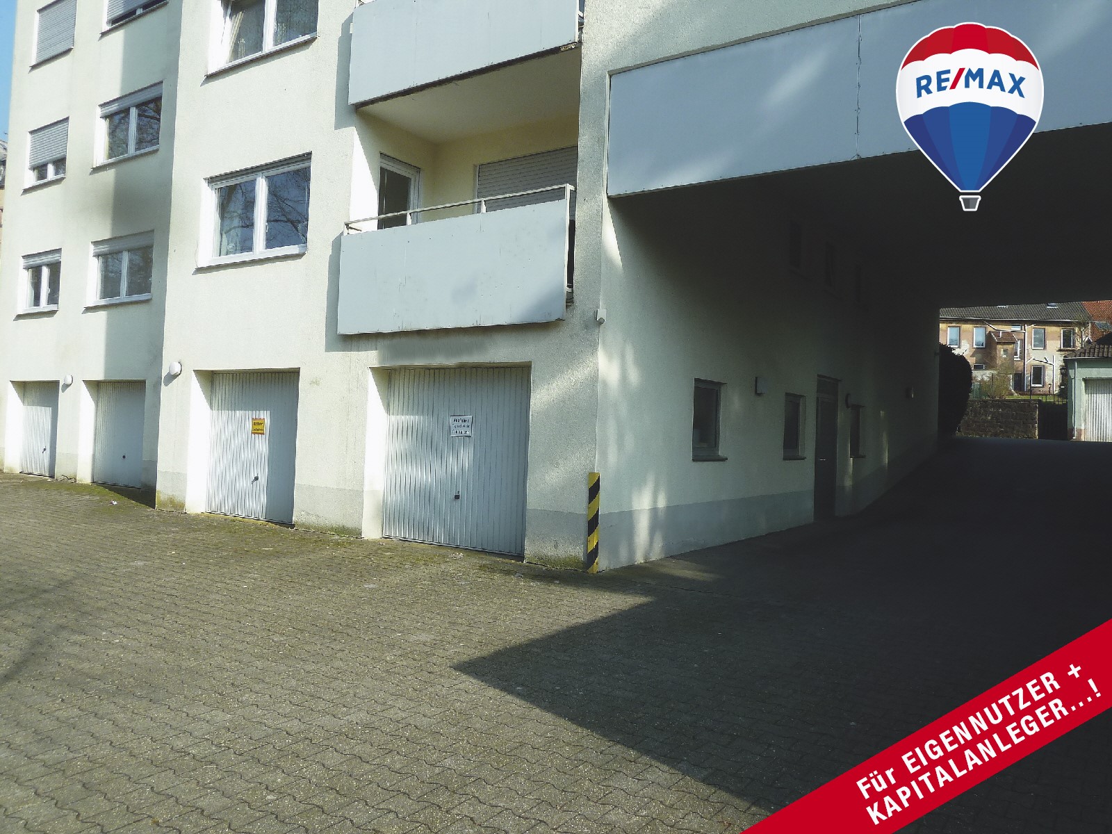 Gut aufgeteilte 2-ZKB-Wohnung 
mit BALKON + KELLERRAUM
in ZENTRALER Stadtmittenlage...!