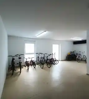 Fahrrad- und Kinderwagenabstellraum