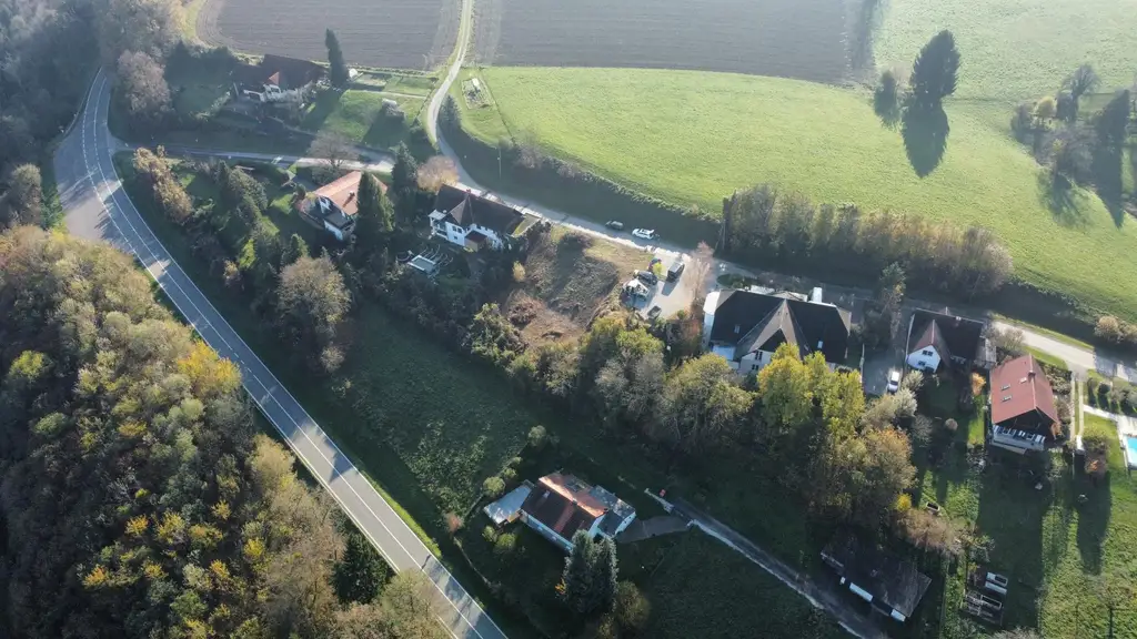 Sonniges Grundstück mit Traumaussicht und hoher Baudichte 0,2-0,8