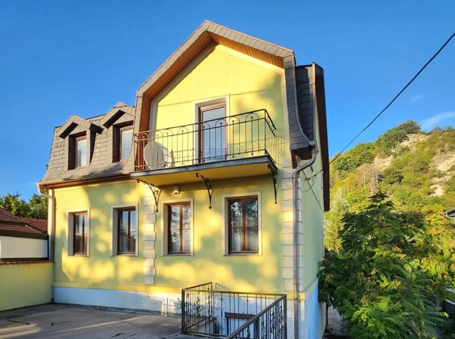 Renovierungsbedürftiges Einfamilienhaus auf 2.391 m² Eigengrund