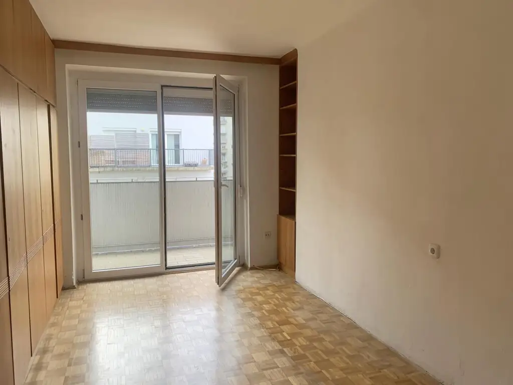 2-Zimmerwohnung mit Balkon und Parkplatz