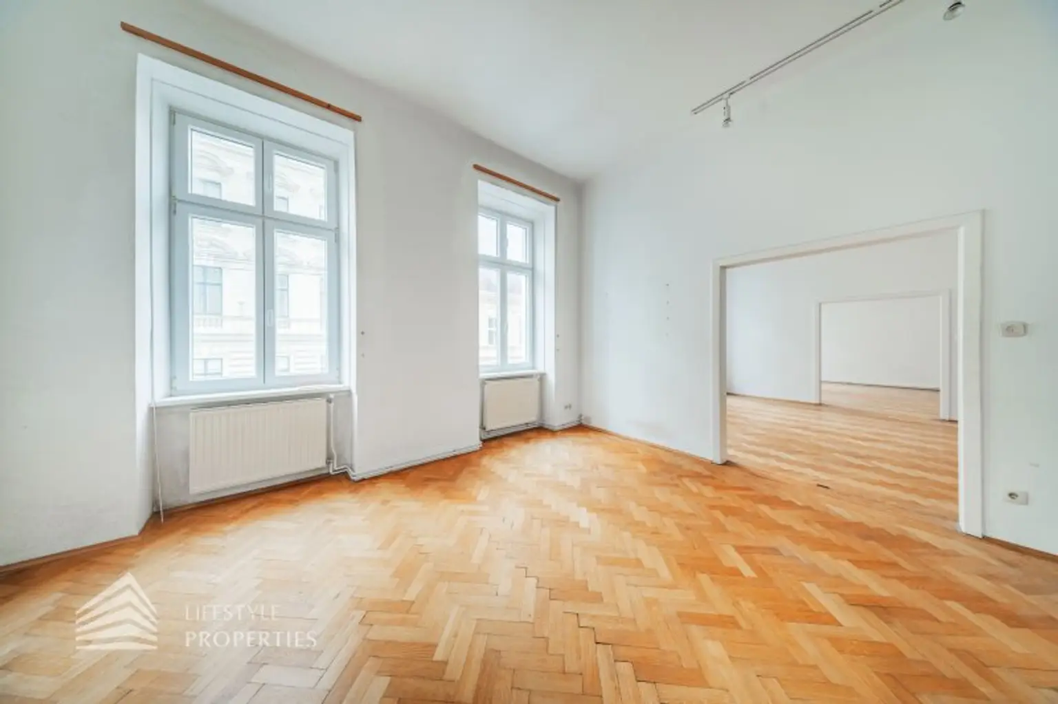 Helle 4-Zimmer Wohnung, Nähe Kutschkermarkt