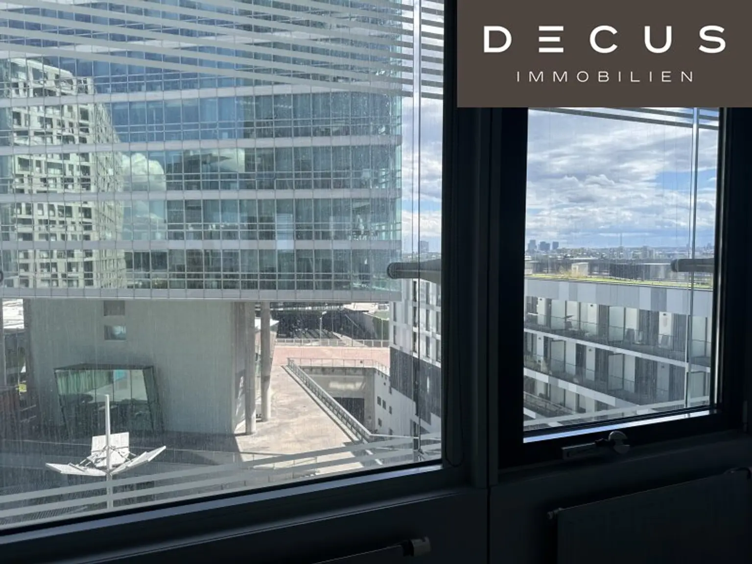 + + + ARES TOWER + + +  BÜROS MIT WEITBLICK + + +  DONAU CITY + + +