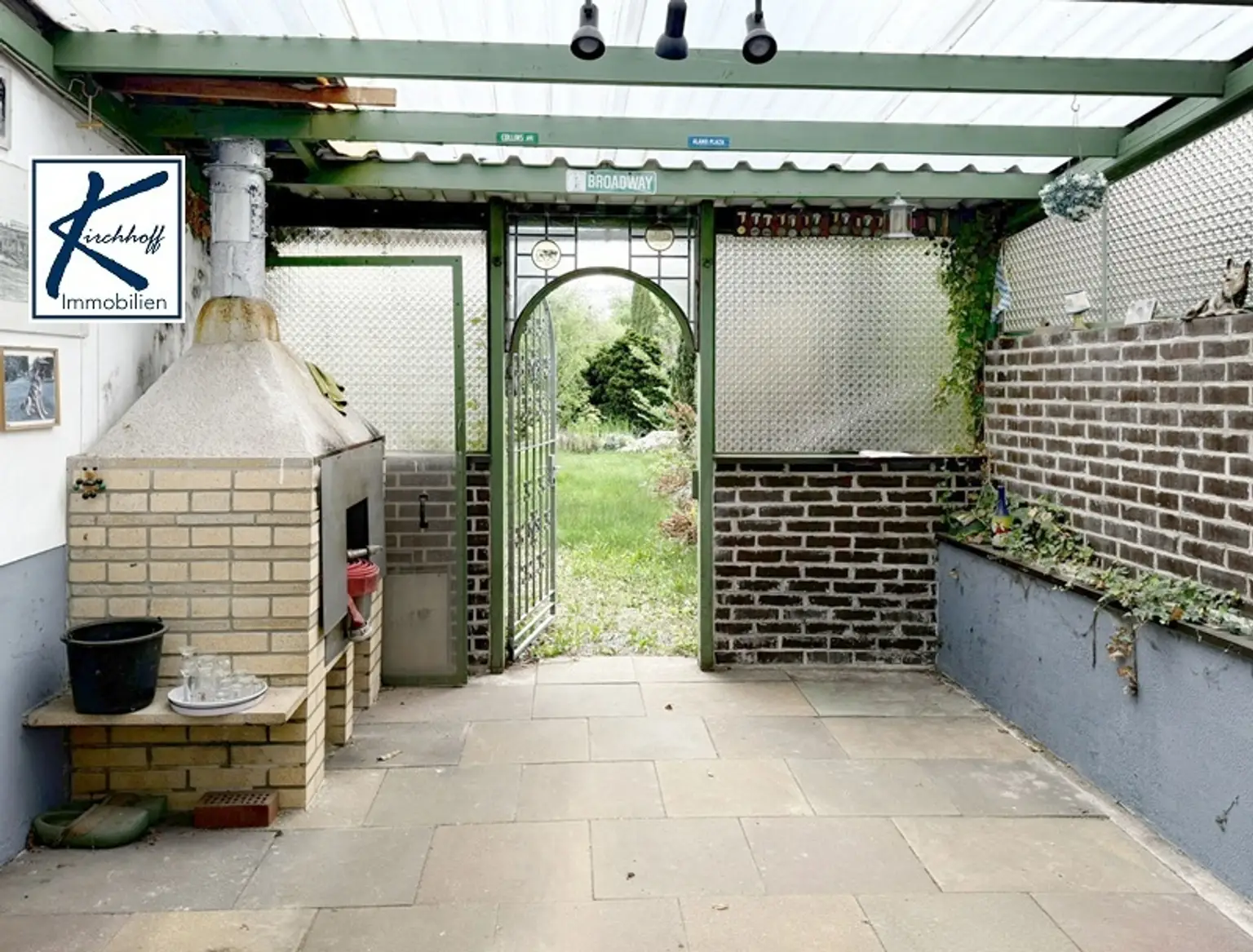 überdachte Terrasse