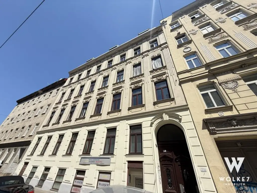 Erstbezug |  2-Zimmer-Altbauwohnung in ruhiger Seitengasse – 2025 frisch saniert mit Stil